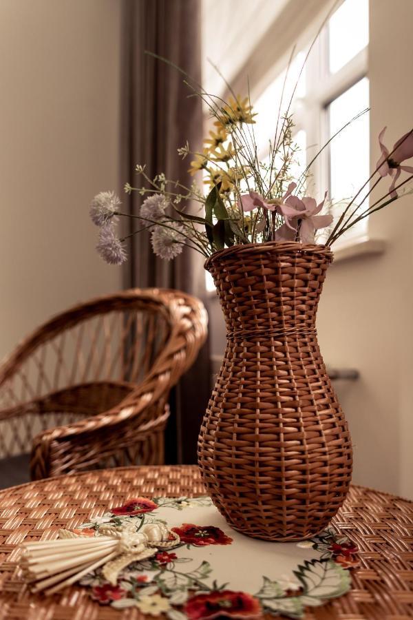 Ratusha Craft Rooms Kamianets-Podilskyi Exterior photo